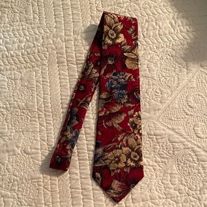 Elegant Floral Burgundy Tie